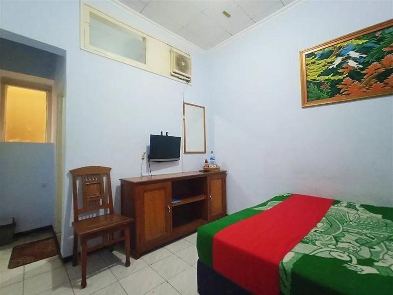 Hotel Palem 2 Syariah Malang Redpartner מראה חיצוני תמונה