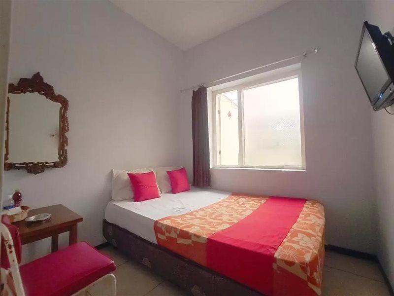 Hotel Palem 2 Syariah Malang Redpartner מראה חיצוני תמונה