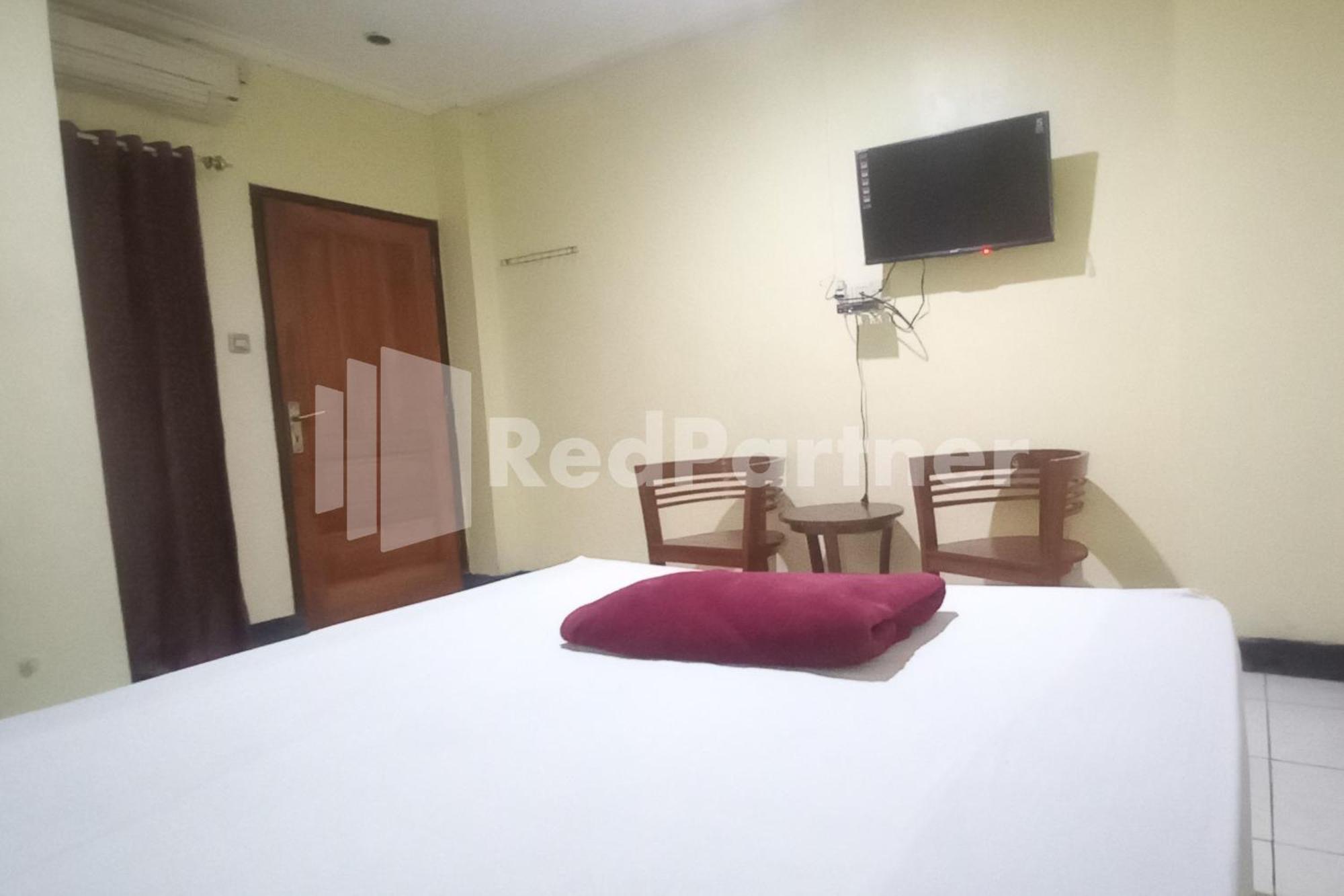 Hotel Palem 2 Syariah Malang Redpartner מראה חיצוני תמונה