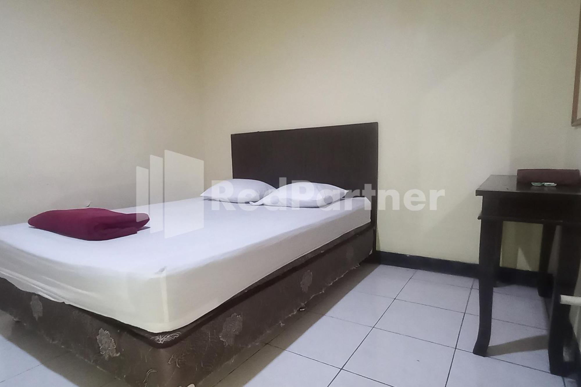Hotel Palem 2 Syariah Malang Redpartner מראה חיצוני תמונה