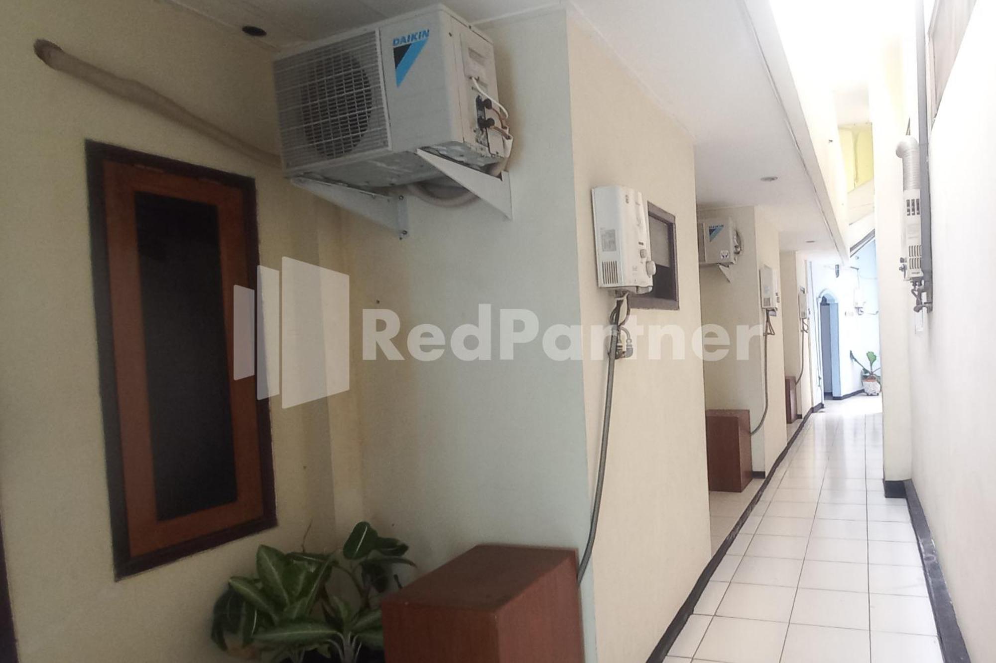 Hotel Palem 2 Syariah Malang Redpartner מראה חיצוני תמונה