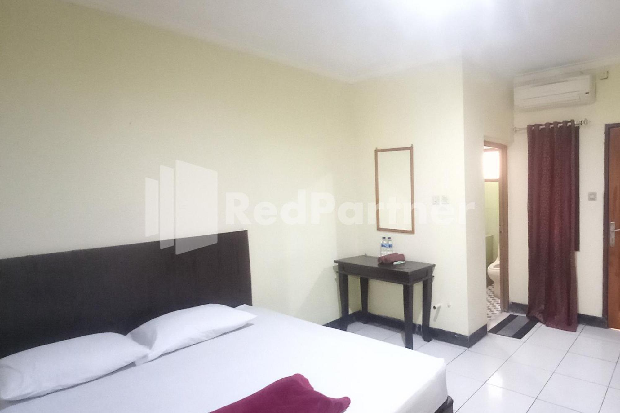 Hotel Palem 2 Syariah Malang Redpartner מראה חיצוני תמונה
