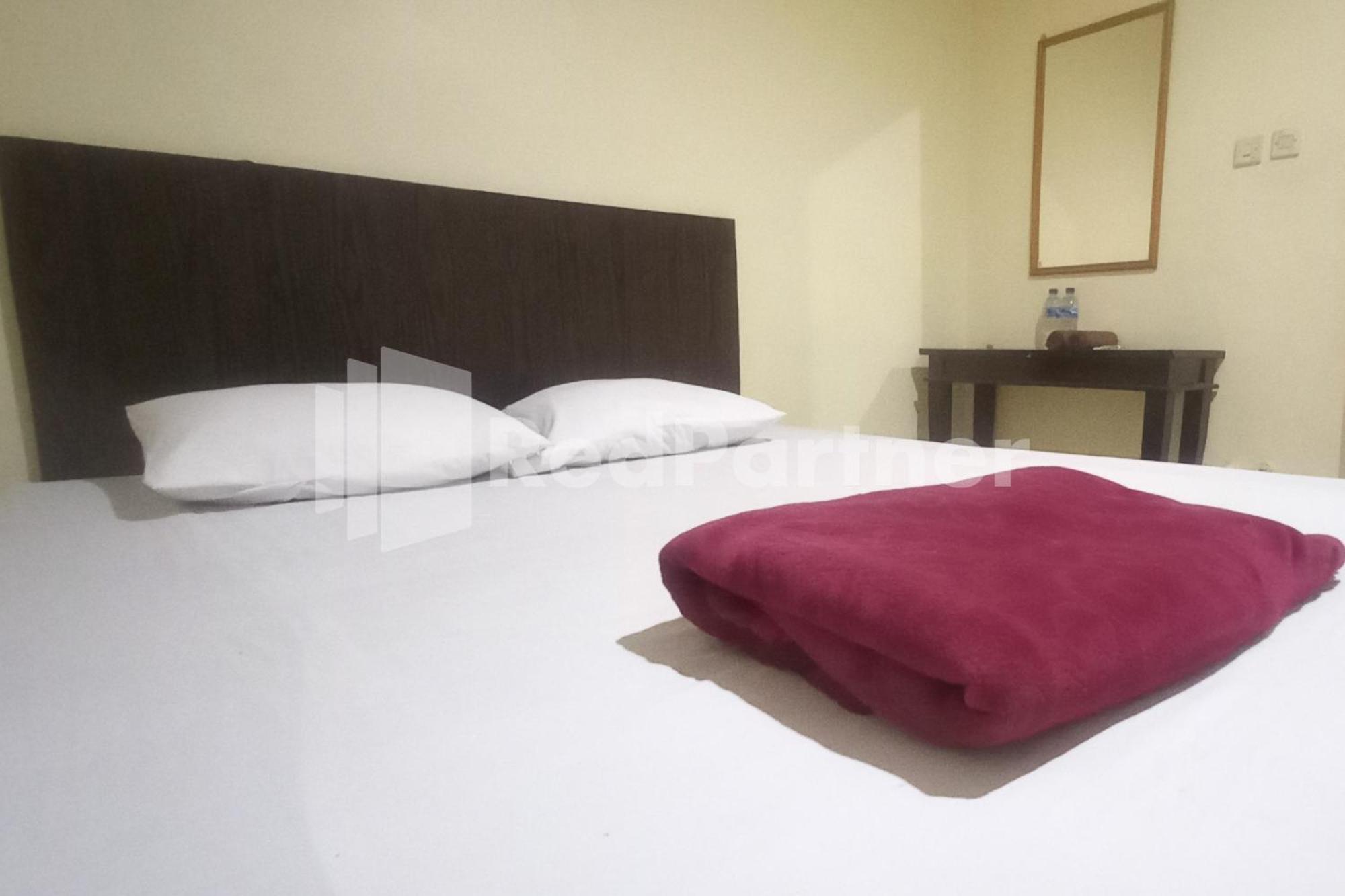 Hotel Palem 2 Syariah Malang Redpartner מראה חיצוני תמונה
